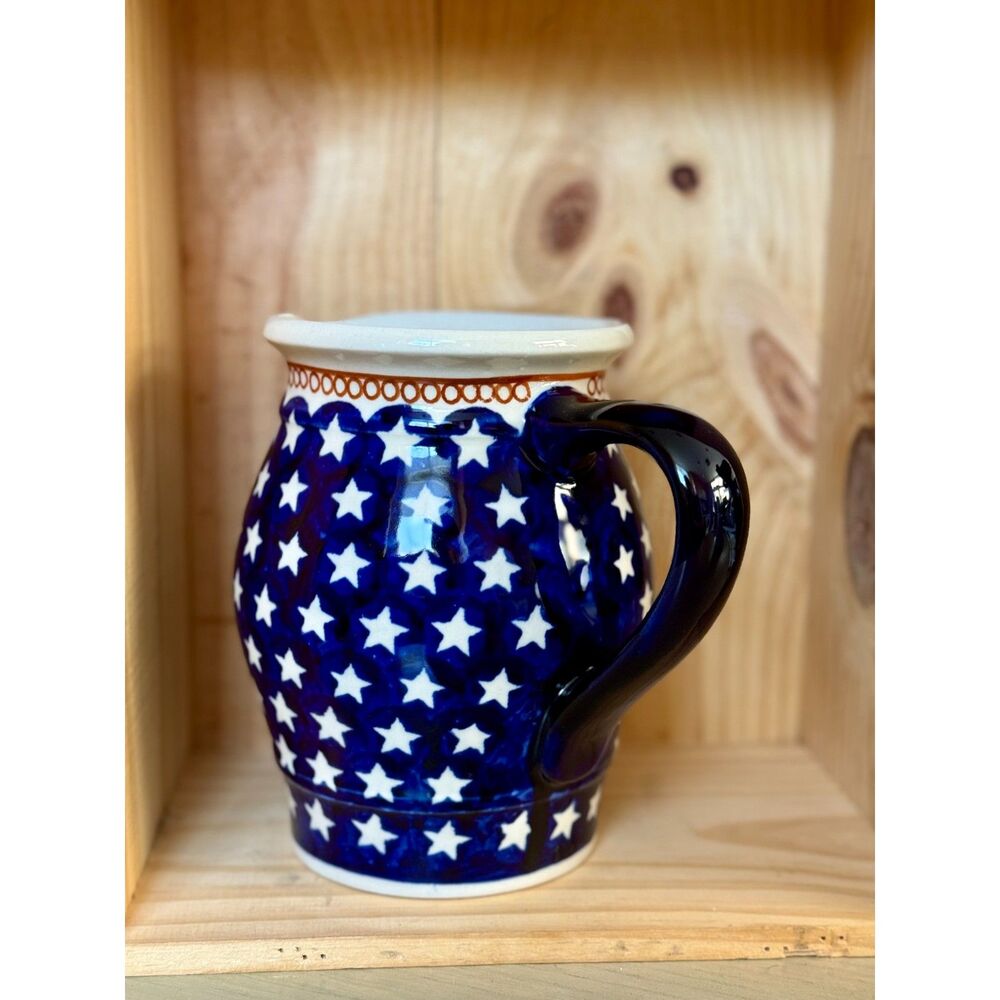 EUC Boleslawiec Polish Pottery 32 oz Stars Red White Blue 6.5" Pitcher